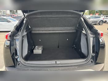 Used Peugeot 2008 2023 for sale - 79571644: Photo
