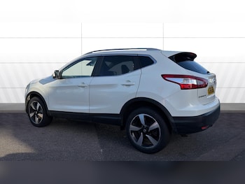 Used Nissan Qashqai 2017 for sale - 76545200: Photo