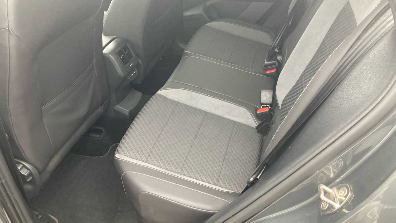 Used Volkswagen T-Roc 2021 for sale - 76222183: Photo 16