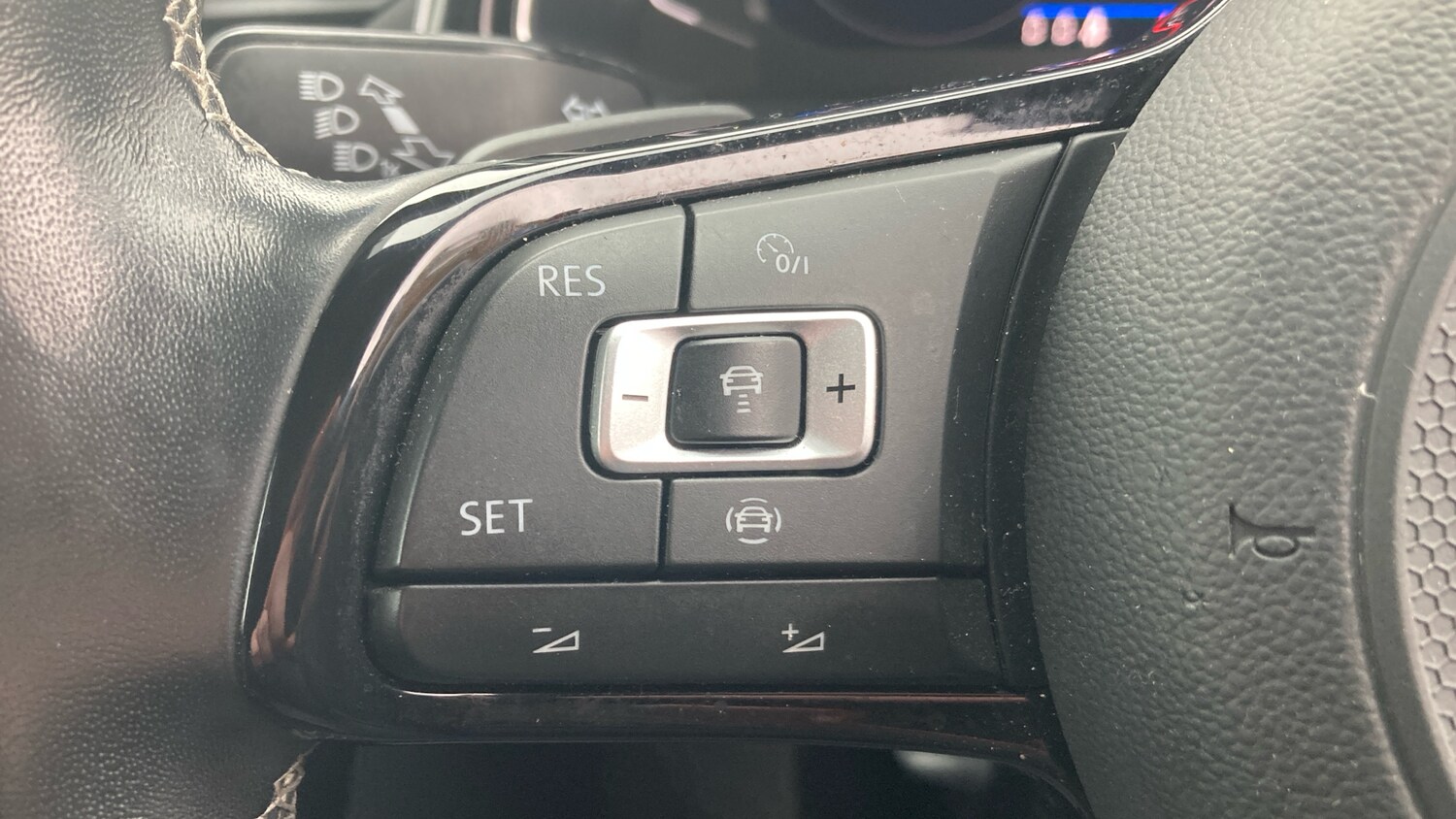 Used Volkswagen T-Roc 2021 for sale - 76222183: Photo 21