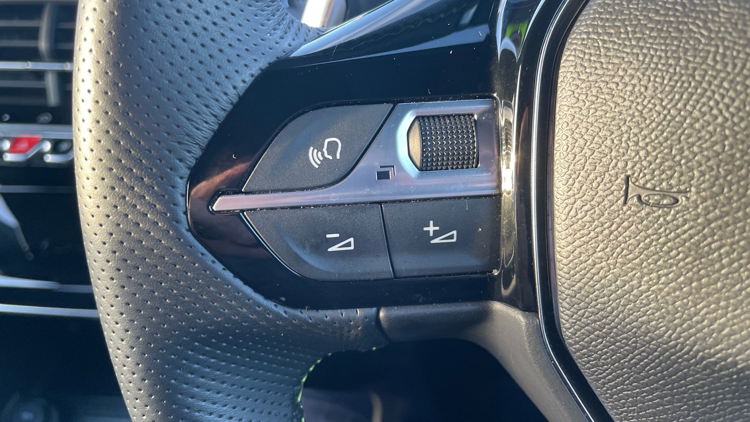 Used Peugeot 2008 2024 for sale - 76905955: Photo 25