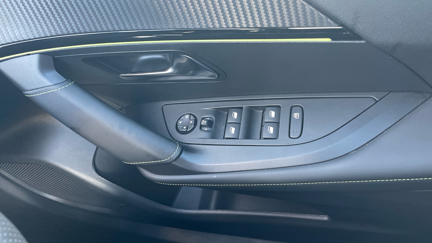 Used Peugeot 2008 2024 for sale - 76905955: Photo 28