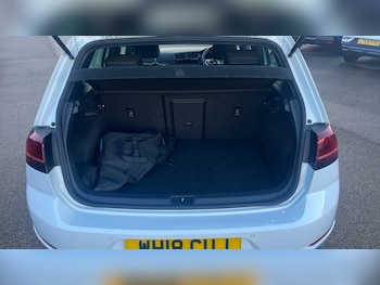 Used Volkswagen Golf 2018 for sale - 77339167: Photo