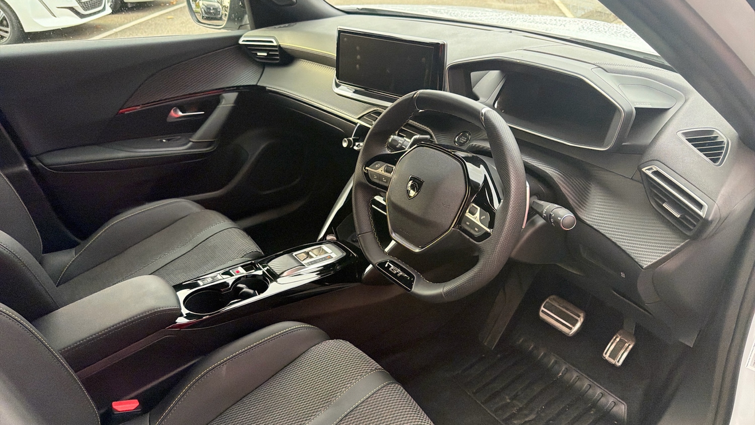 Used Peugeot 2008 2024 for sale - 76409639: Photo 11