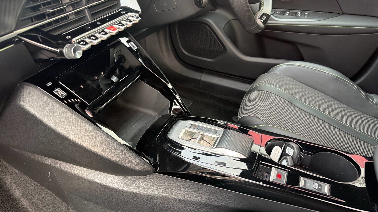 Used Peugeot 2008 2024 for sale - 76409639: Photo 13