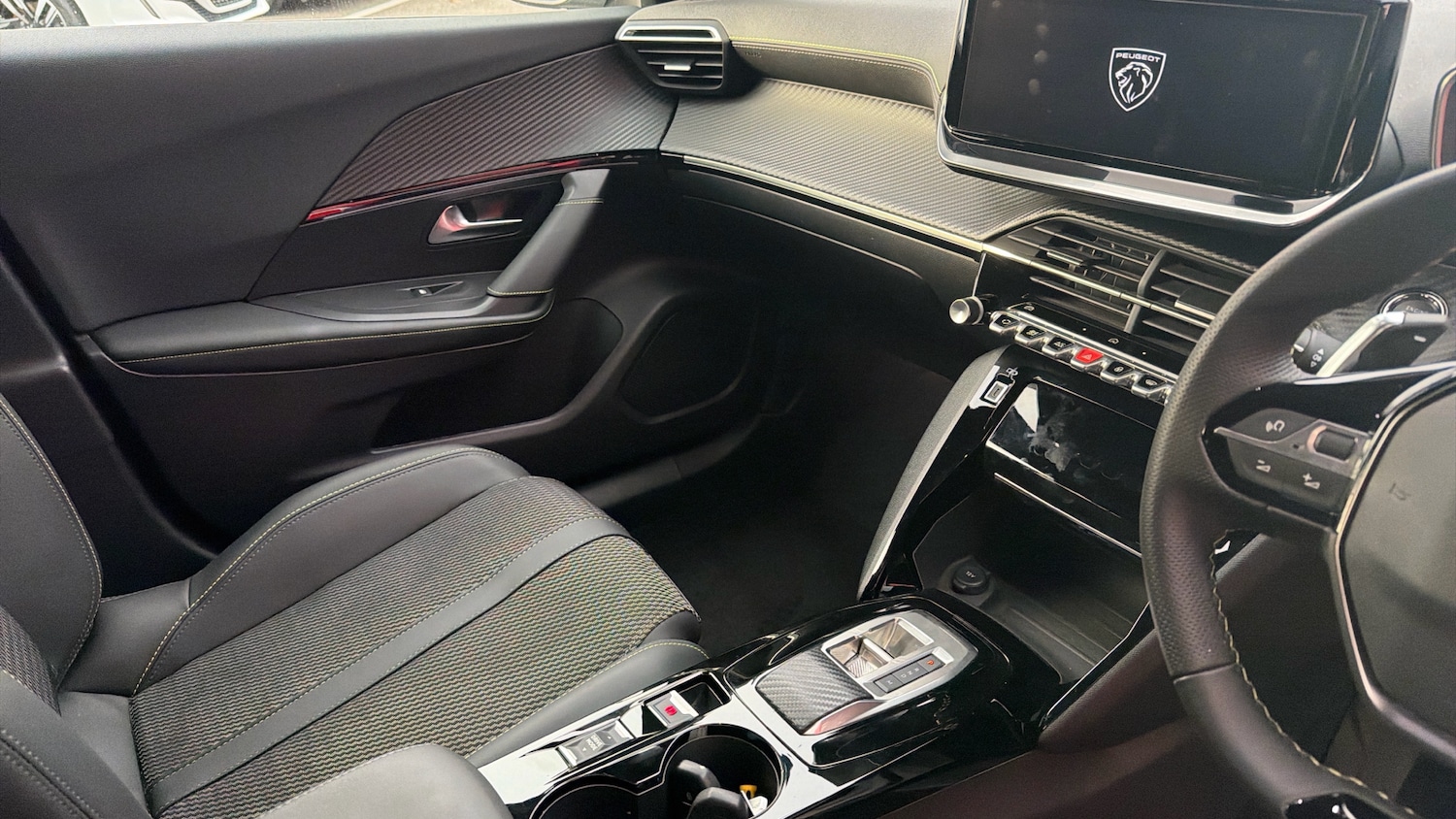 Used Peugeot 2008 2024 for sale - 76409639: Photo 14