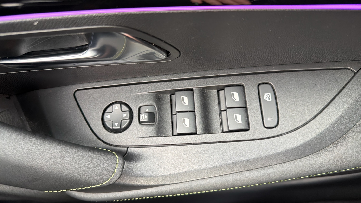 Used Peugeot 2008 2024 for sale - 76409639: Photo 28