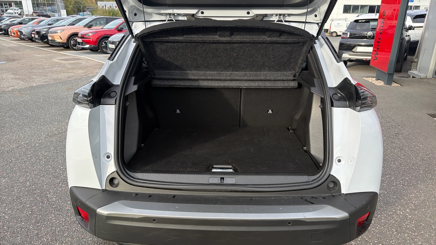 Used Peugeot 2008 2024 for sale - 76409639: Photo 4