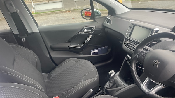 Used Peugeot 208 2019 for sale - 76302892: Photo 14