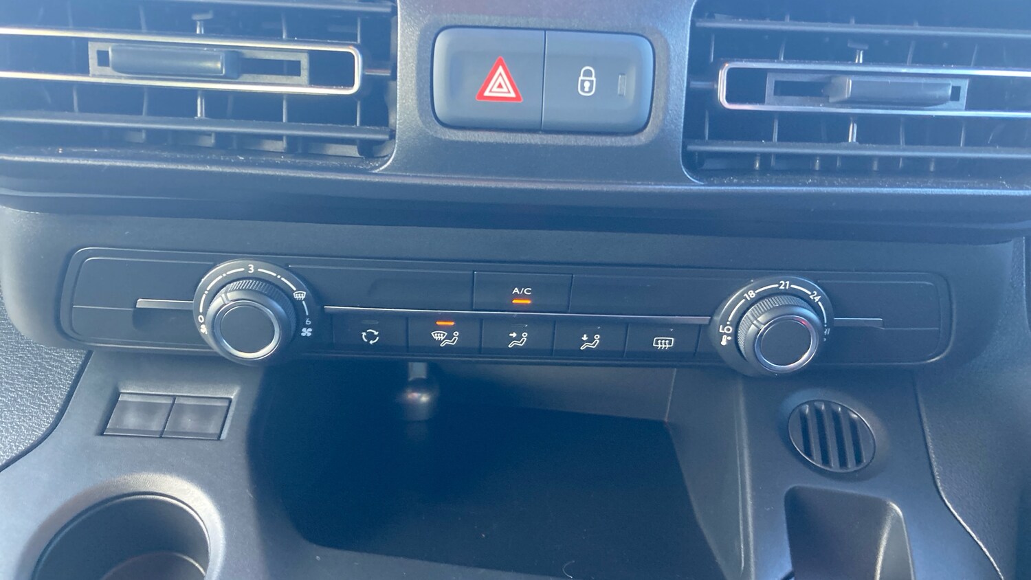 Used Peugeot Rifter 2021 for sale - 77431610: Photo 25