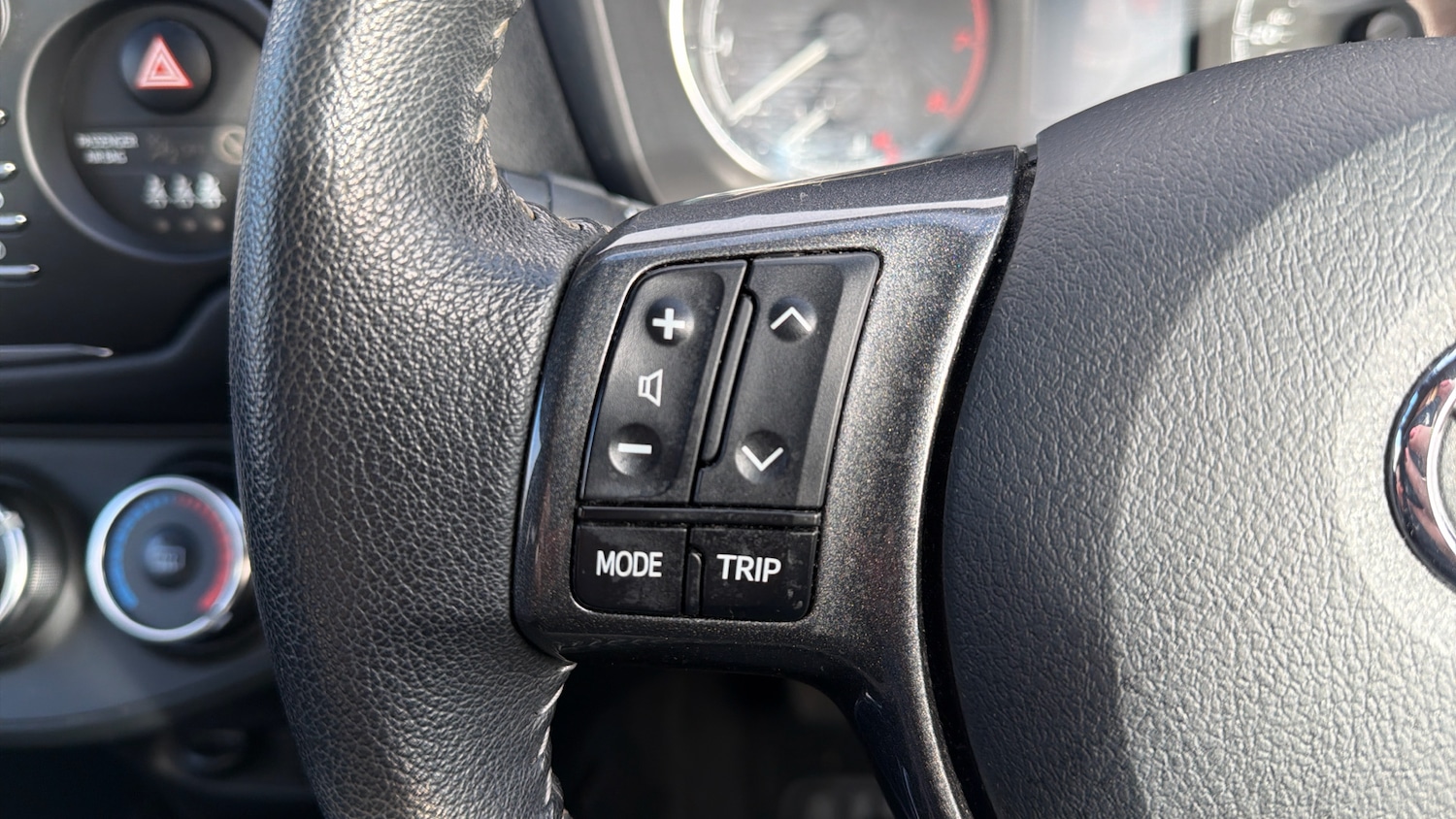 Used Toyota Yaris 2020 for sale - 77125007: Photo 32