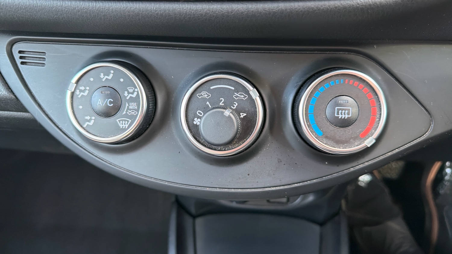 Used Toyota Yaris 2020 for sale - 77125007: Photo 37