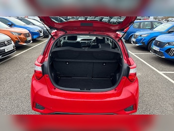 Used Toyota Yaris 2020 for sale - 77125007: Photo