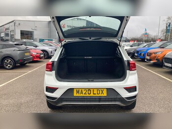 Used Volkswagen T-Roc 2020 for sale - 77453017: Photo