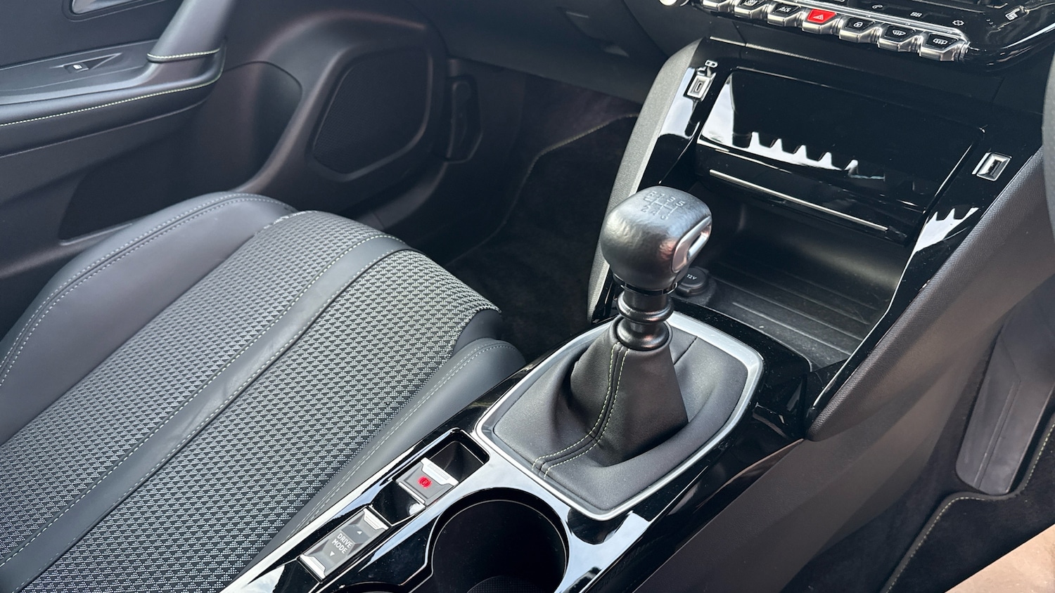 Used Peugeot 2008 2022 for sale - 76583163: Photo 13