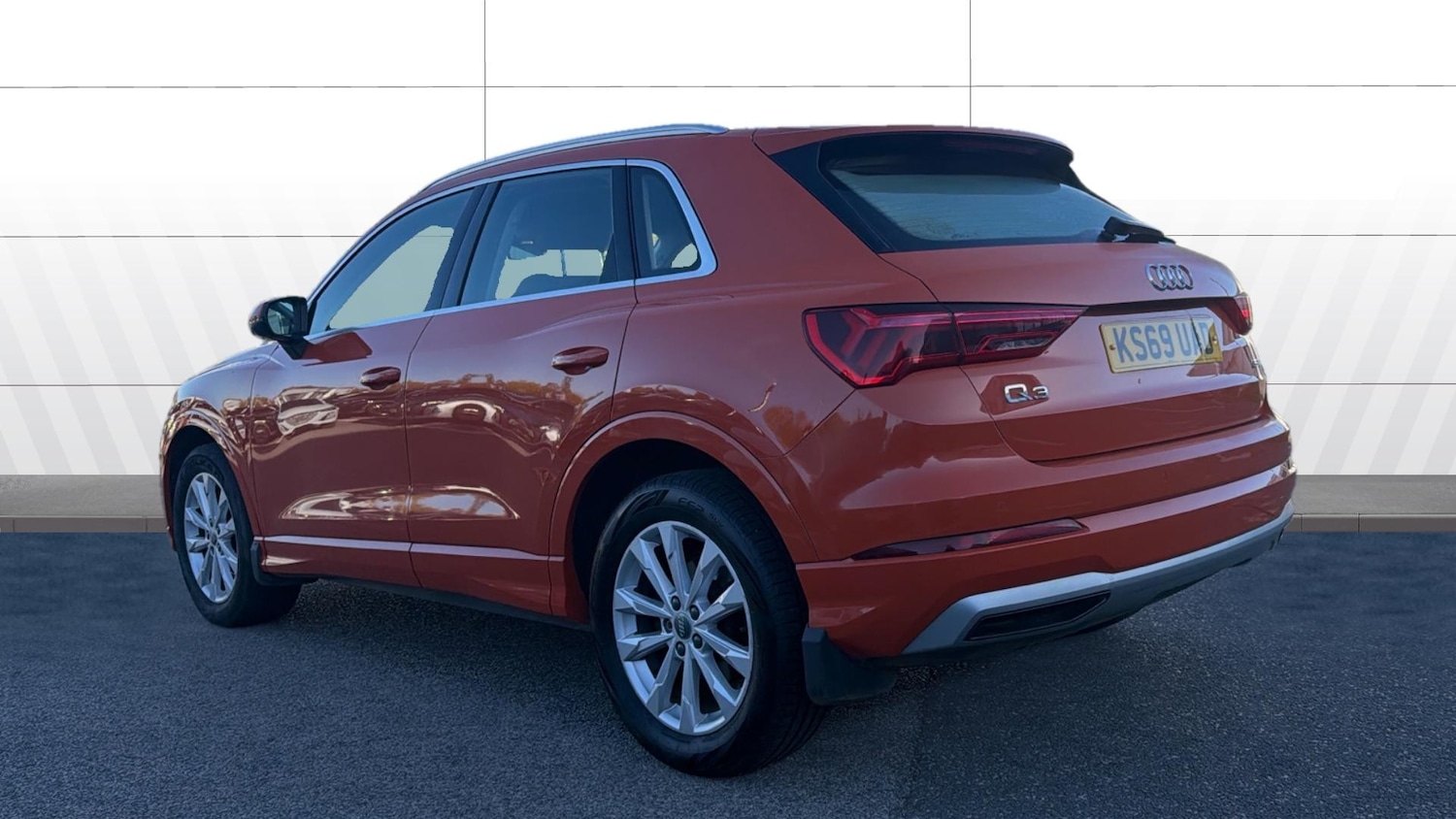 Used Audi Q3 2020 for sale - 76352952: Photo 2