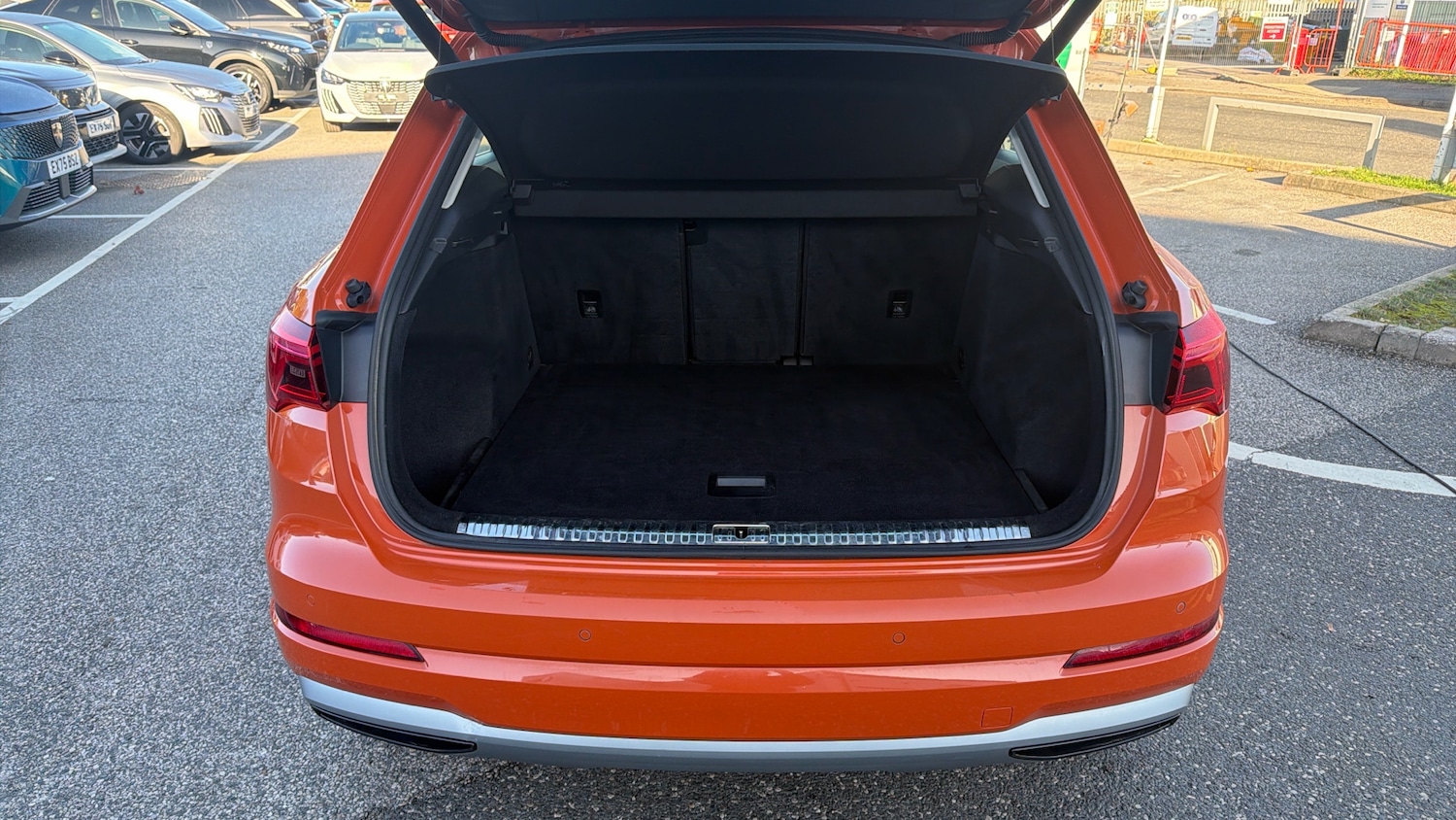 Used Audi Q3 2020 for sale - 76352952: Photo 4