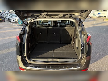Used Peugeot 5008 2022 for sale - 76479476: Photo
