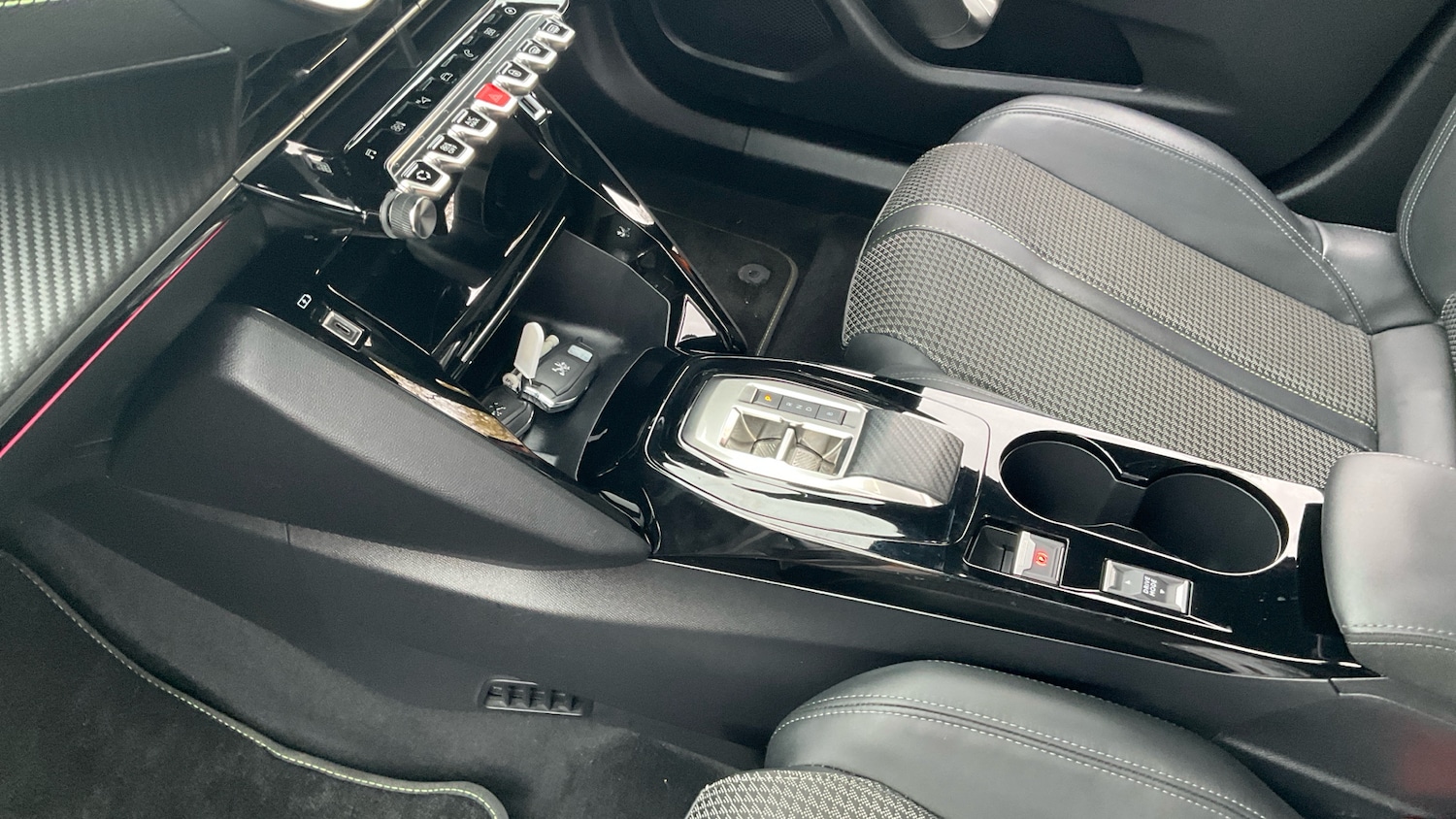 Used Peugeot 2008 2022 for sale - 76879254: Photo 13