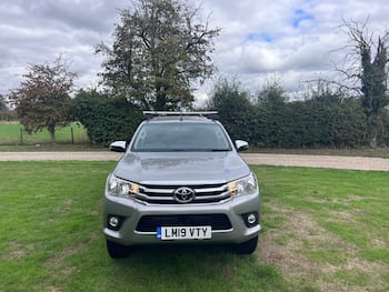 Used Toyota Hilux 2019 for sale - 79813550: Photo