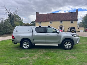 Used Toyota Hilux 2019 for sale - 79813550: Photo