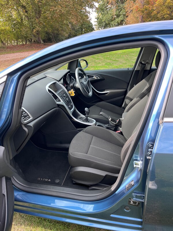 Used Vauxhall Astra 2013 for sale - 76218992: Photo 17
