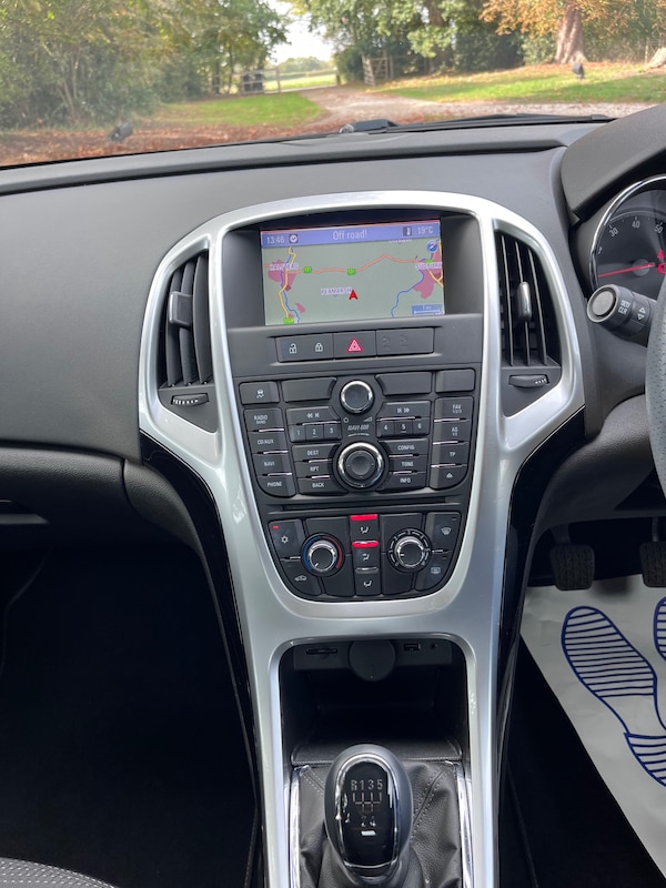Used Vauxhall Astra 2013 for sale - 76218992: Photo 21