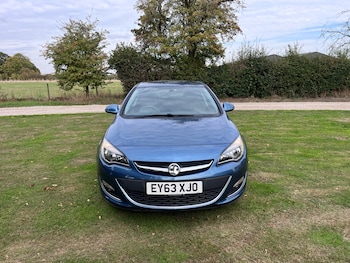Used Vauxhall Astra 2013 for sale - 76218992: Photo 2