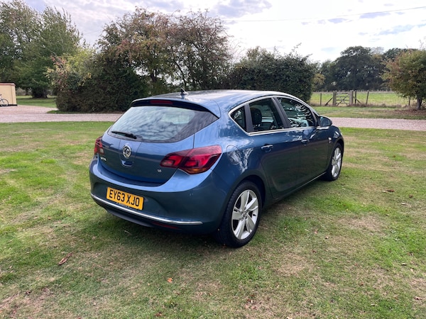 Used Vauxhall Astra 2013 for sale - 76218992: Photo 4