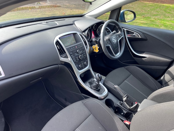 Used Vauxhall Astra 2013 for sale - 76218992: Photo 9