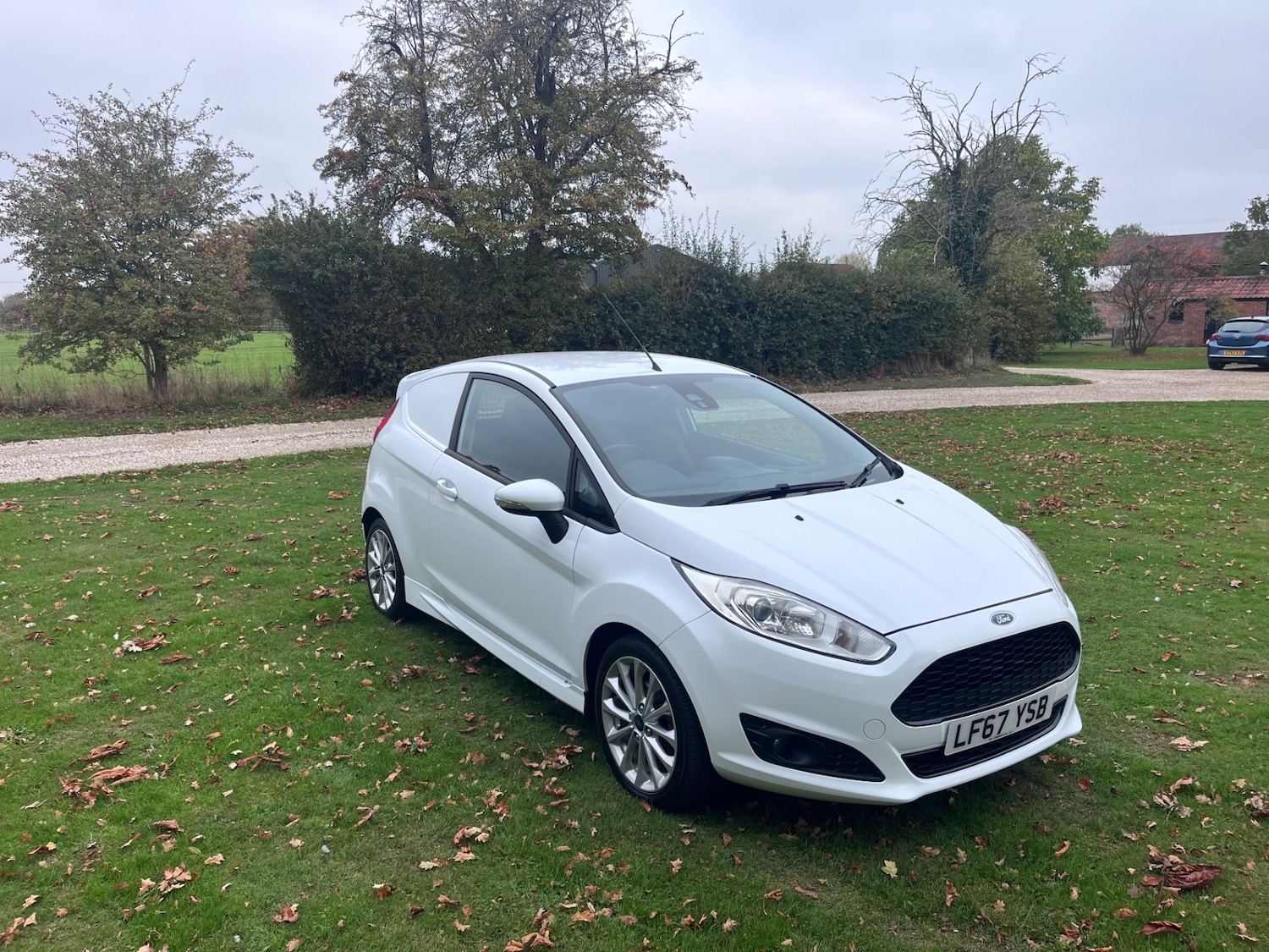 Used Ford Fiesta 2017 for sale - 76253928: Photo 1