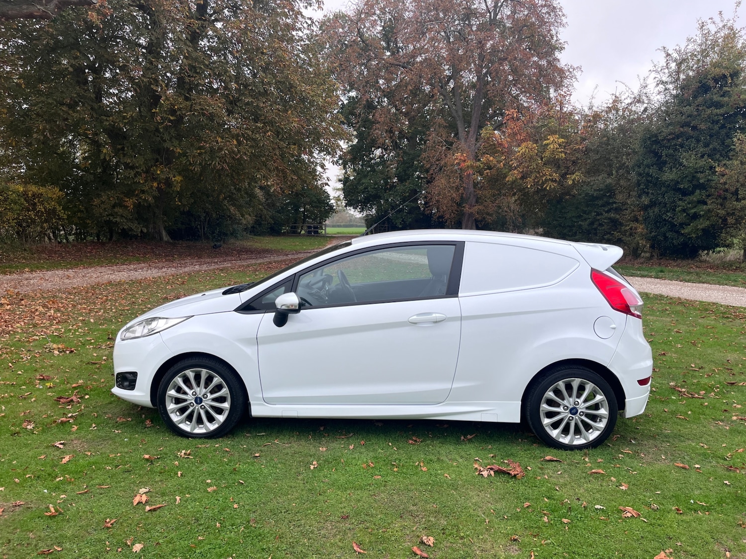 Used Ford Fiesta 2017 for sale - 76253928: Photo 18