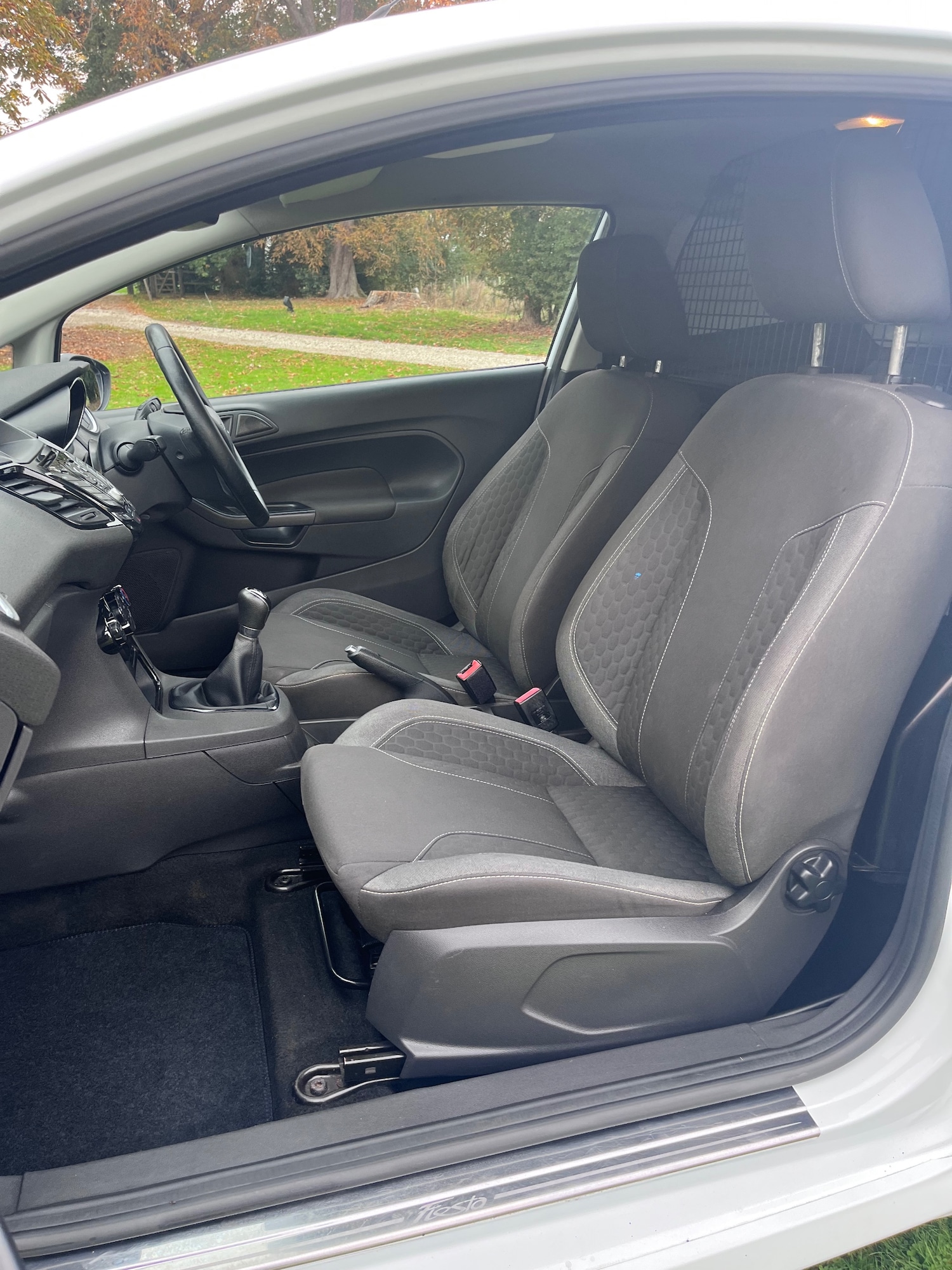 Used Ford Fiesta 2017 for sale - 76253928: Photo 24