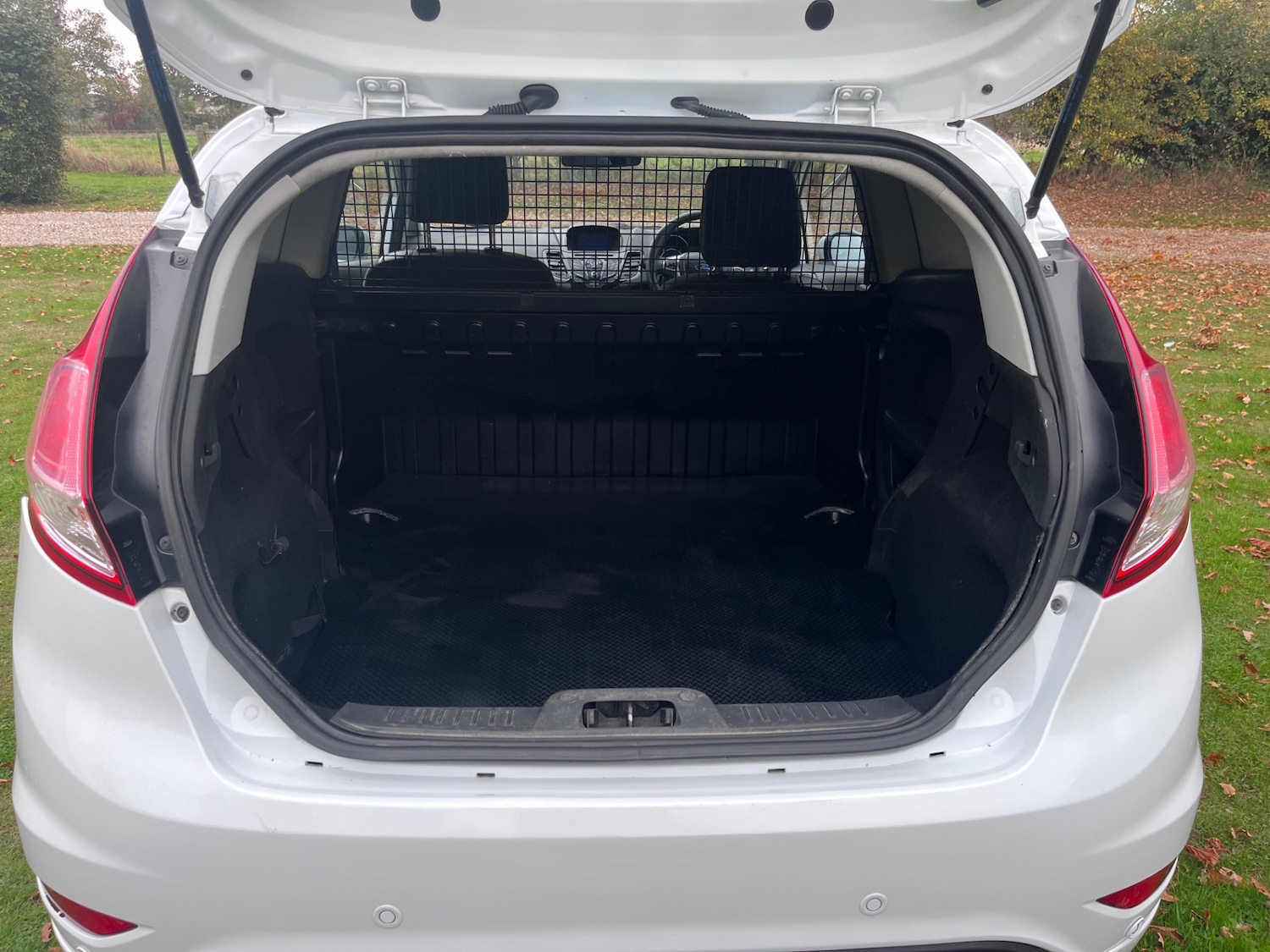 Used Ford Fiesta 2017 for sale - 76253928: Photo 6