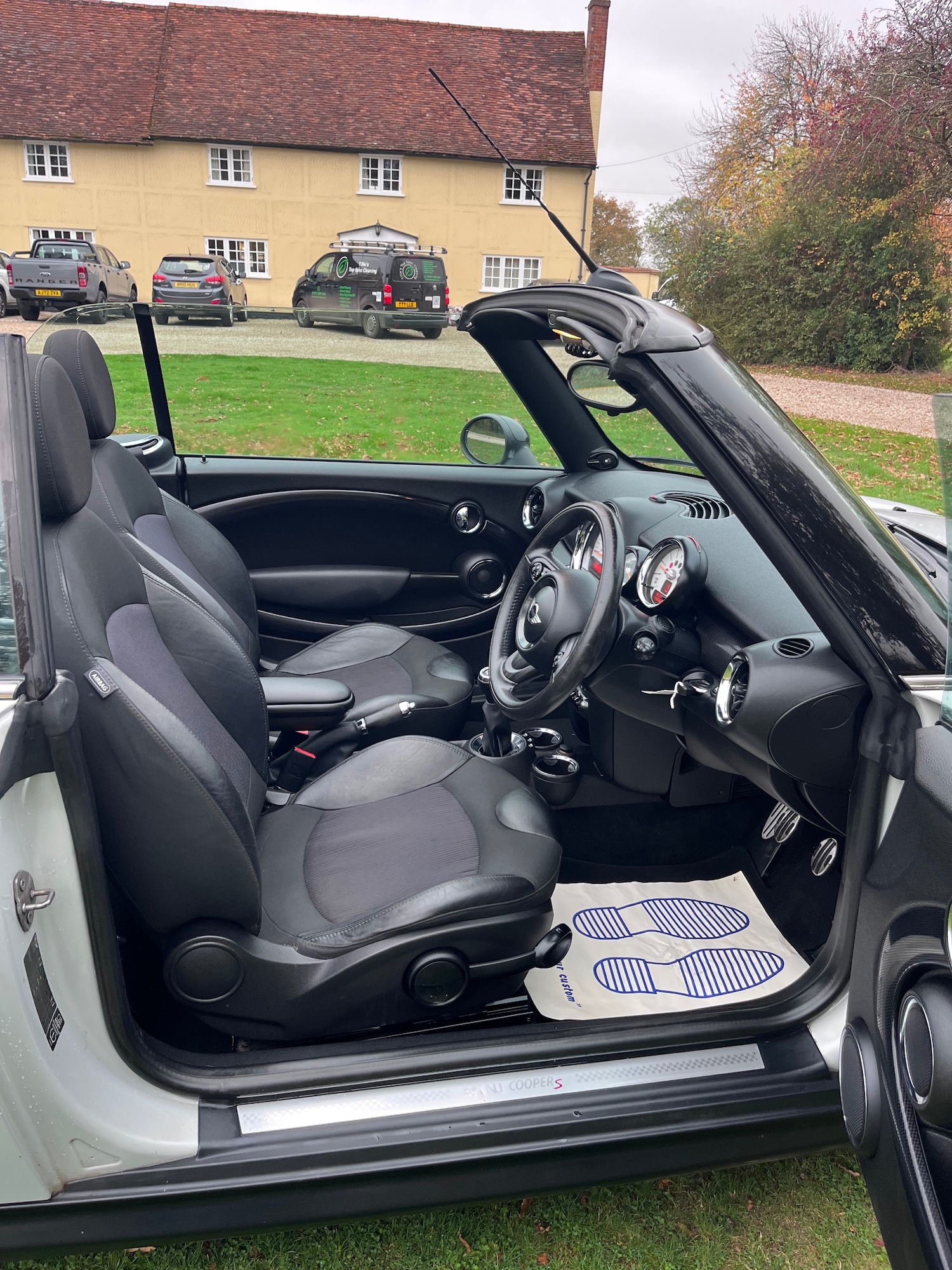 Used MINI Convertible 2013 for sale - 76517838: Photo 13