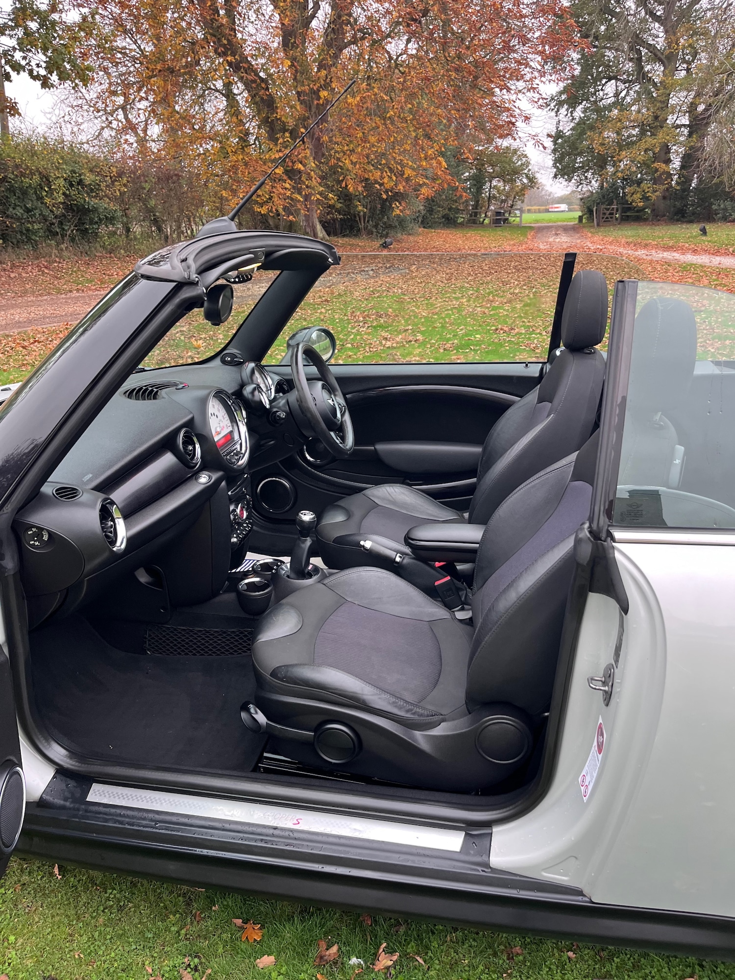 Used MINI Convertible 2013 for sale - 76517838: Photo 14