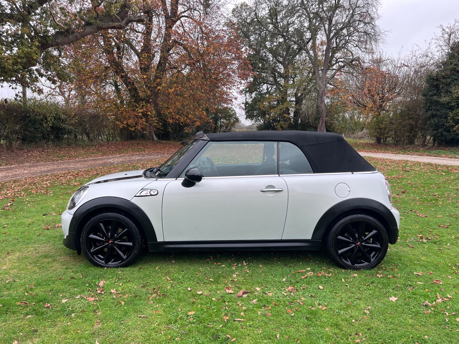 Used MINI Convertible 2013 for sale - 76517838: Photo 17