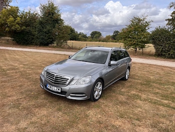 2010 (10) - E200 CGI BlueEFFICIENCY Avantgarde Auto Estate 7 seats 5-Door