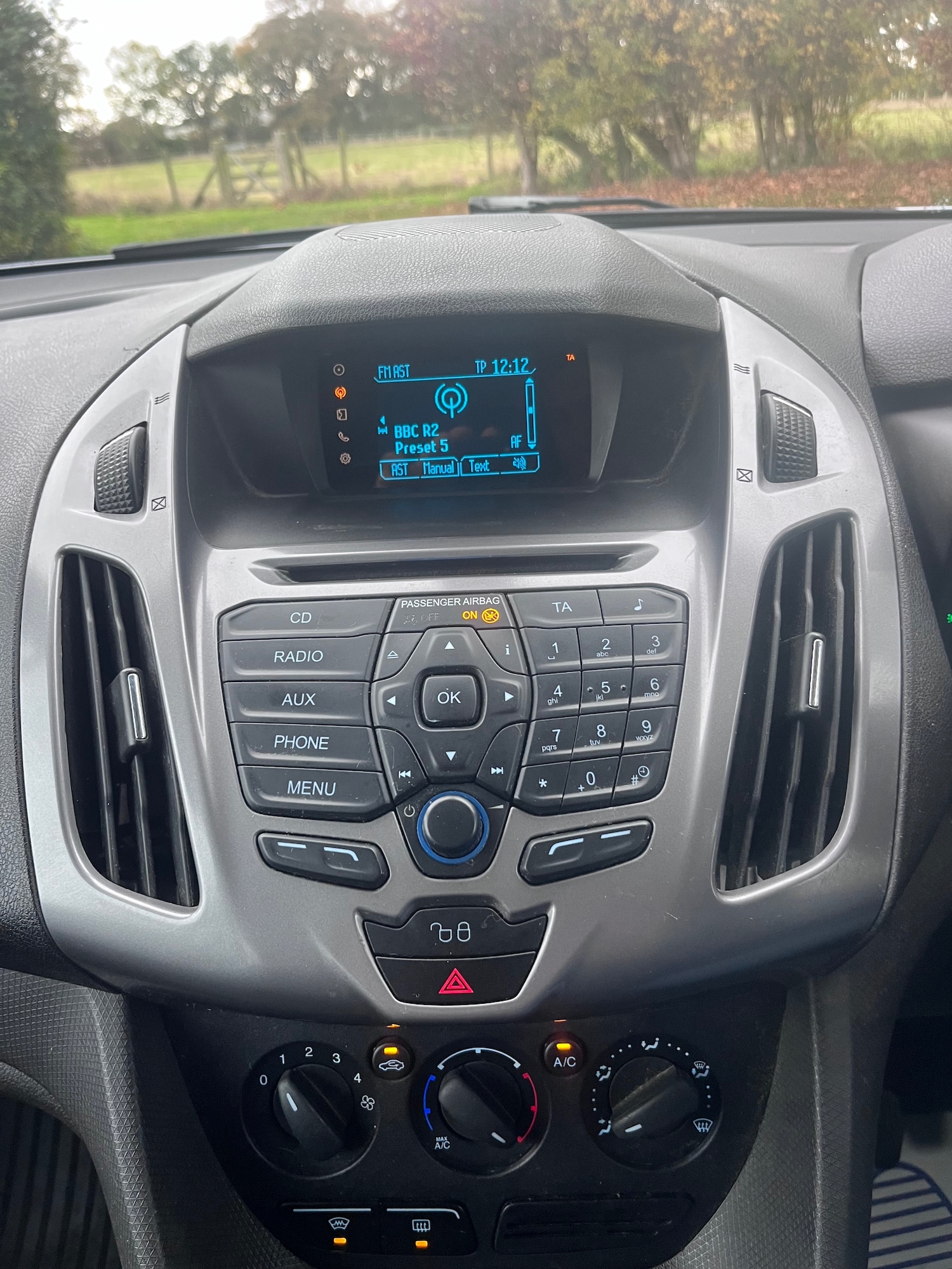 Used Ford Tourneo Connect 2014 for sale - 76436327: Photo 19