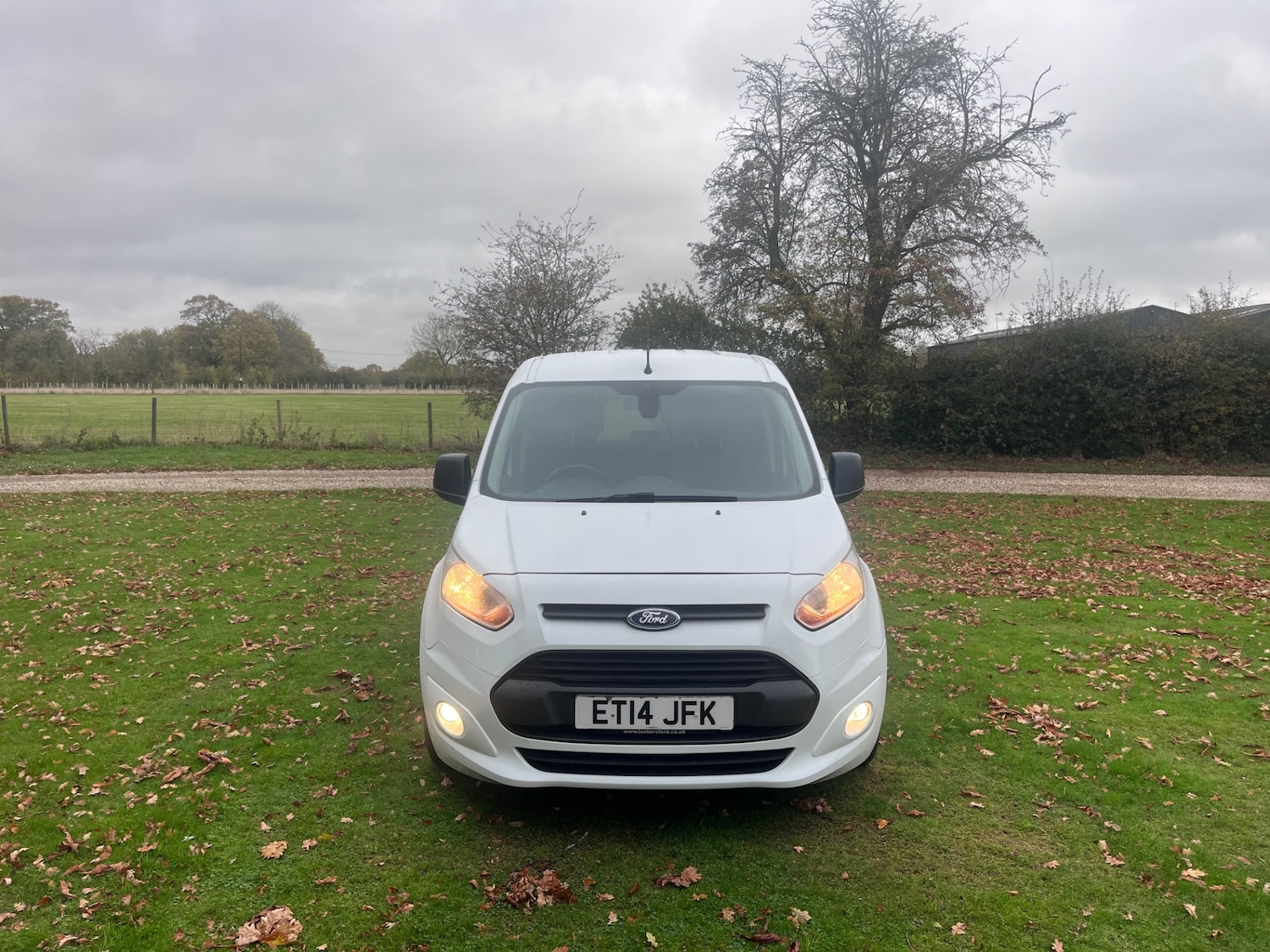 Used Ford Tourneo Connect 2014 for sale - 76436327: Photo 2