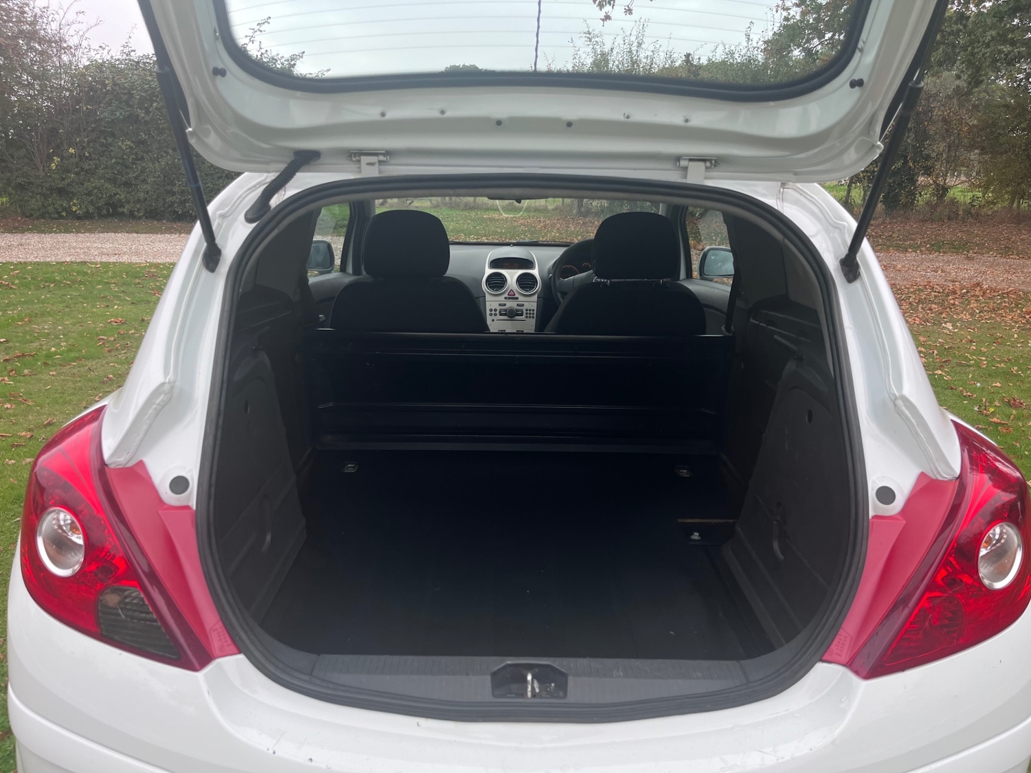 Used Vauxhall Corsa 2009 for sale - 76263502: Photo 6