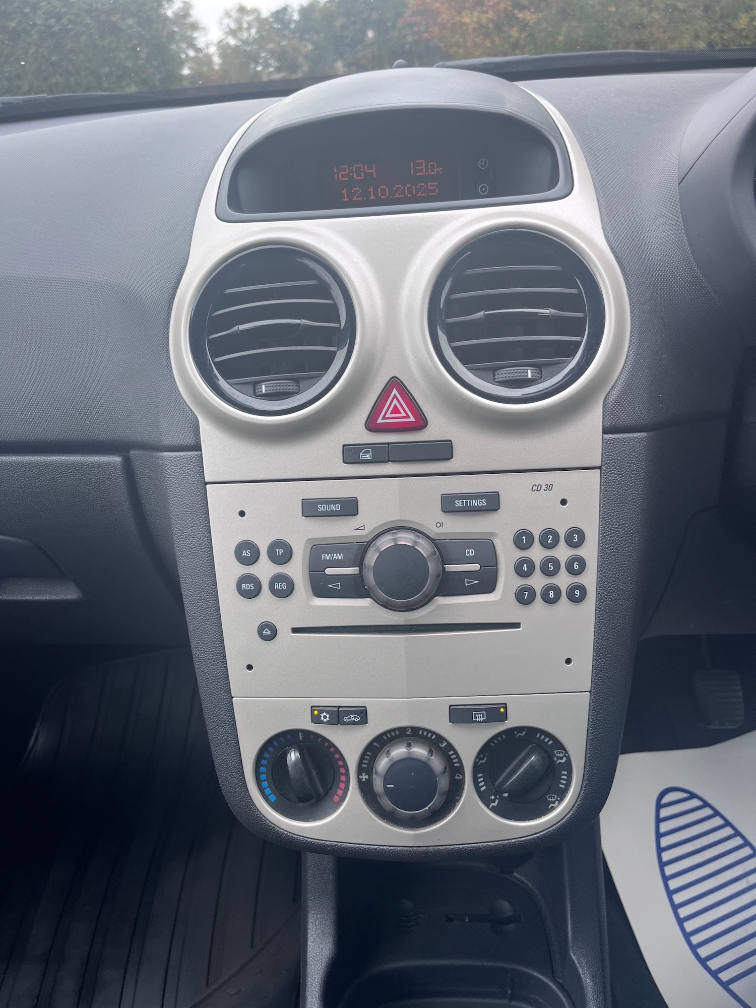 Used Vauxhall Corsa 2009 for sale - 76263502: Photo 9