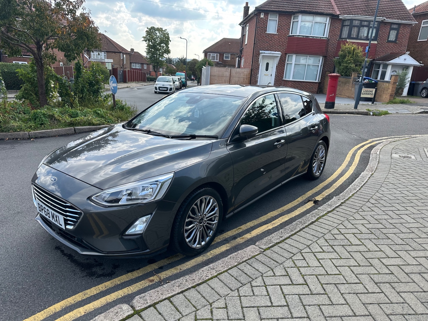 Used Ford Focus 2019 for sale - 76452489: Photo 2