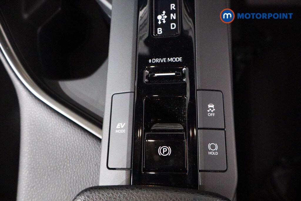 Used Toyota C-HR 2024 for sale - 75960371: Photo 24