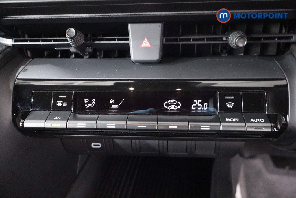 Used Toyota C-HR 2024 for sale - 75960371: Photo 25