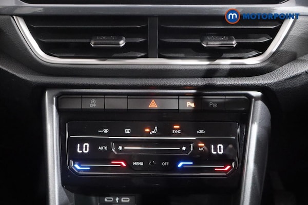Used Volkswagen T-Roc 2024 for sale - 76222829: Photo 11