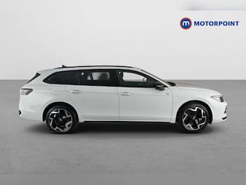 Used Volkswagen Passat 2025 for sale - 79525952: Photo