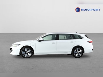 Used Volkswagen Passat 2025 for sale - 79162876: Photo