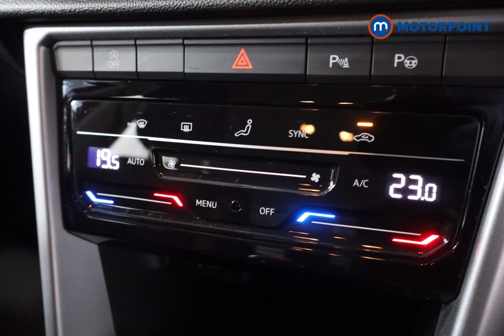 Used Volkswagen T-Roc 2023 for sale - 77791622: Photo 28