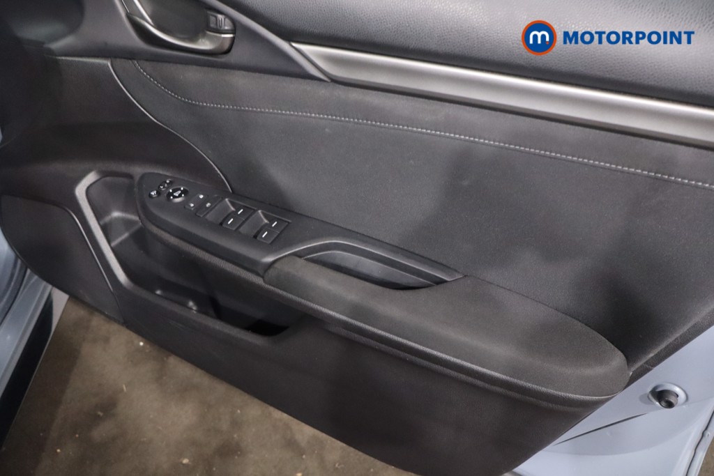 Used Honda Civic 2017 for sale - 76958088: Photo 31